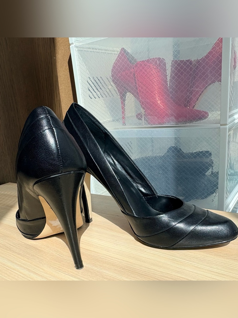 Black Leather Women's Pumps with Pointed Toe